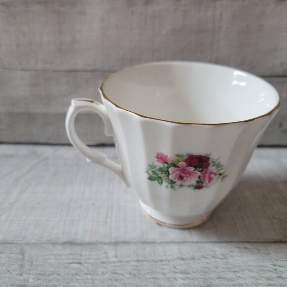 Royal Winchester Bone China Tea Cup & Saucer Set With Pink & Red Roses Gold Trim - Picture 5 of 7